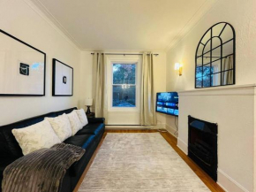 Charming 3BR Getaway, Free Parking & Near Metro